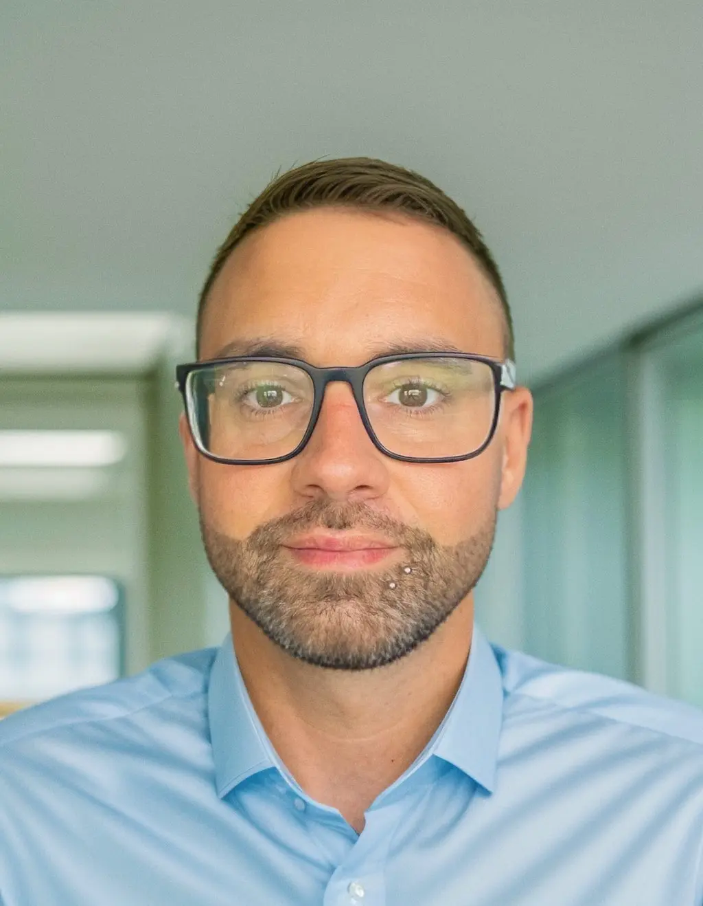 G.U.C. Cleaning professional